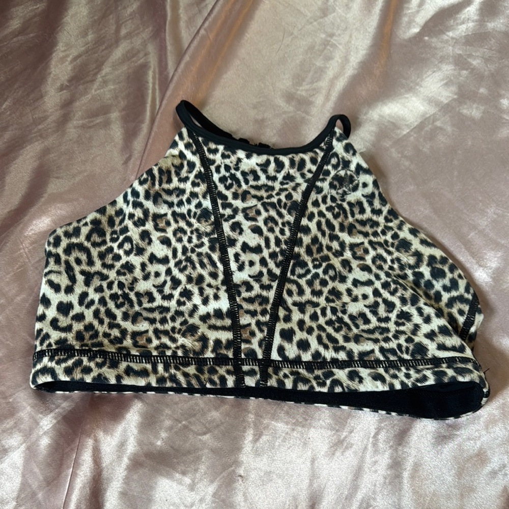 High-neck Leopard Print Sports Bra with open back Size small